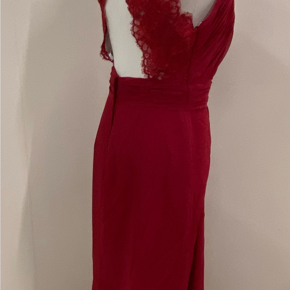 Chic Red Maxi Dress for Elegant Occasions - Picture 3 of 5